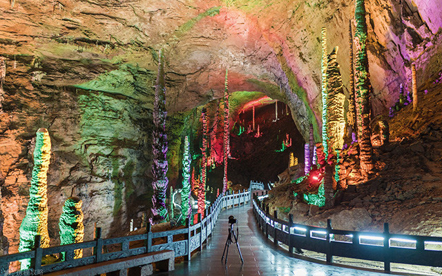 张家界旅游:探秘张家界黄龙洞,大自然的鬼斧神工