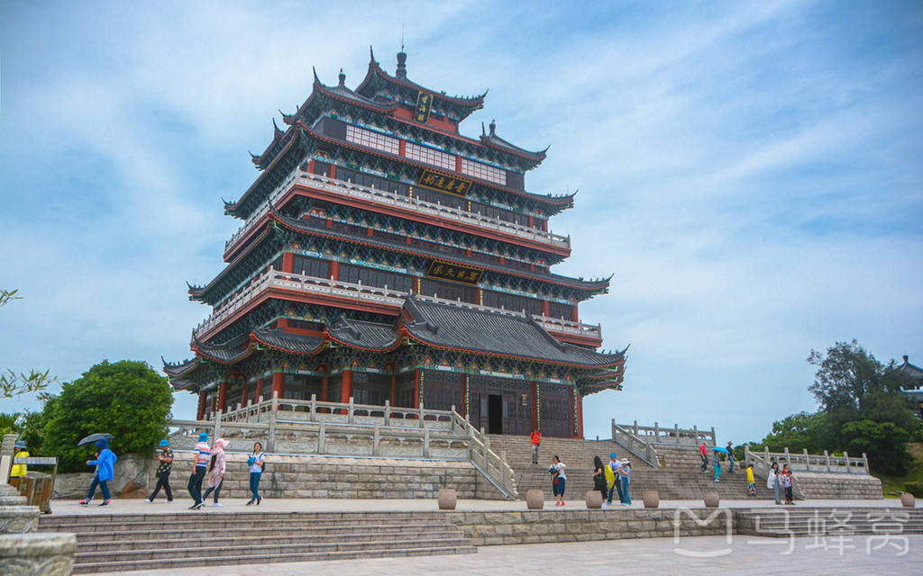 望海楼主楼,由江西滕王阁第29次重修总建筑设计师陈星文先生主持设计