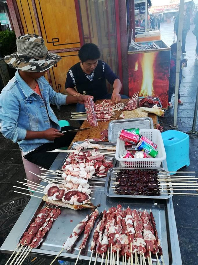 彝人古镇,楚雄必游的美食街步行街