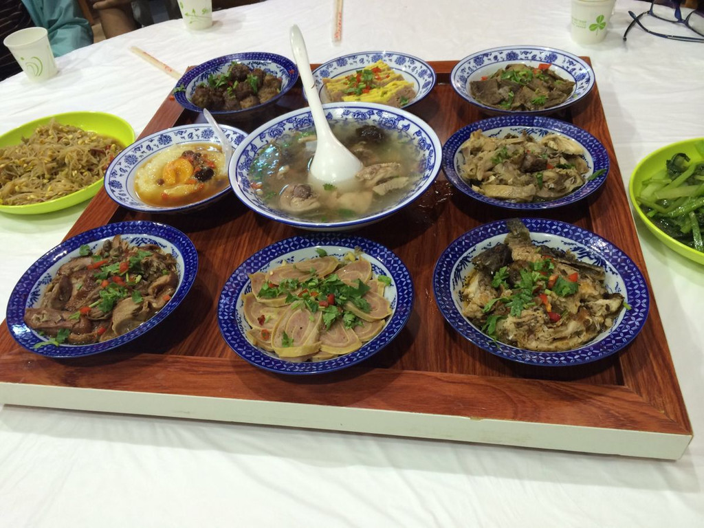 新疆回族宴席九碗三行子，330元一桌真材实料，宴请好友最佳招待-品味新疆-品味新疆-哔哩哔哩视频