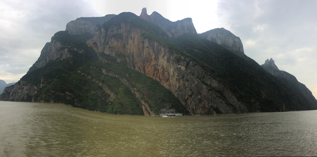 巫山十二峰是神女溪路线,特点在于只有此路线可以一览巫山