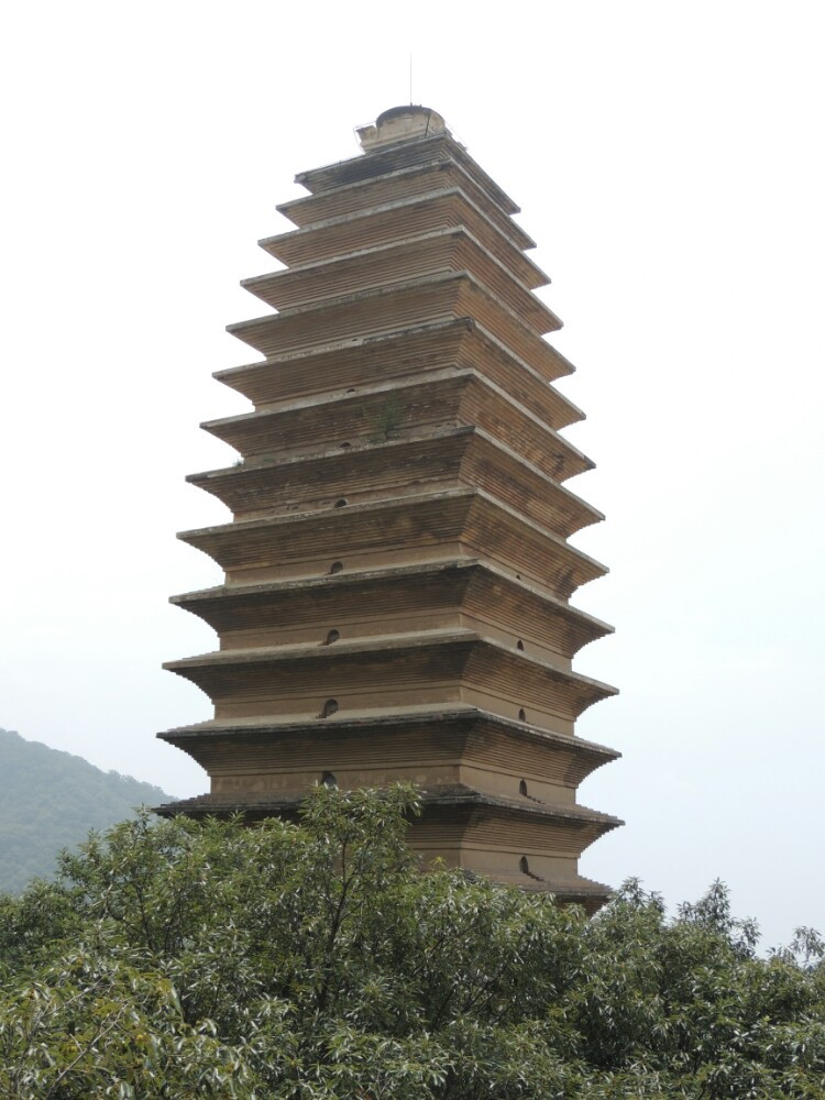 嵩山大法王寺唐塔