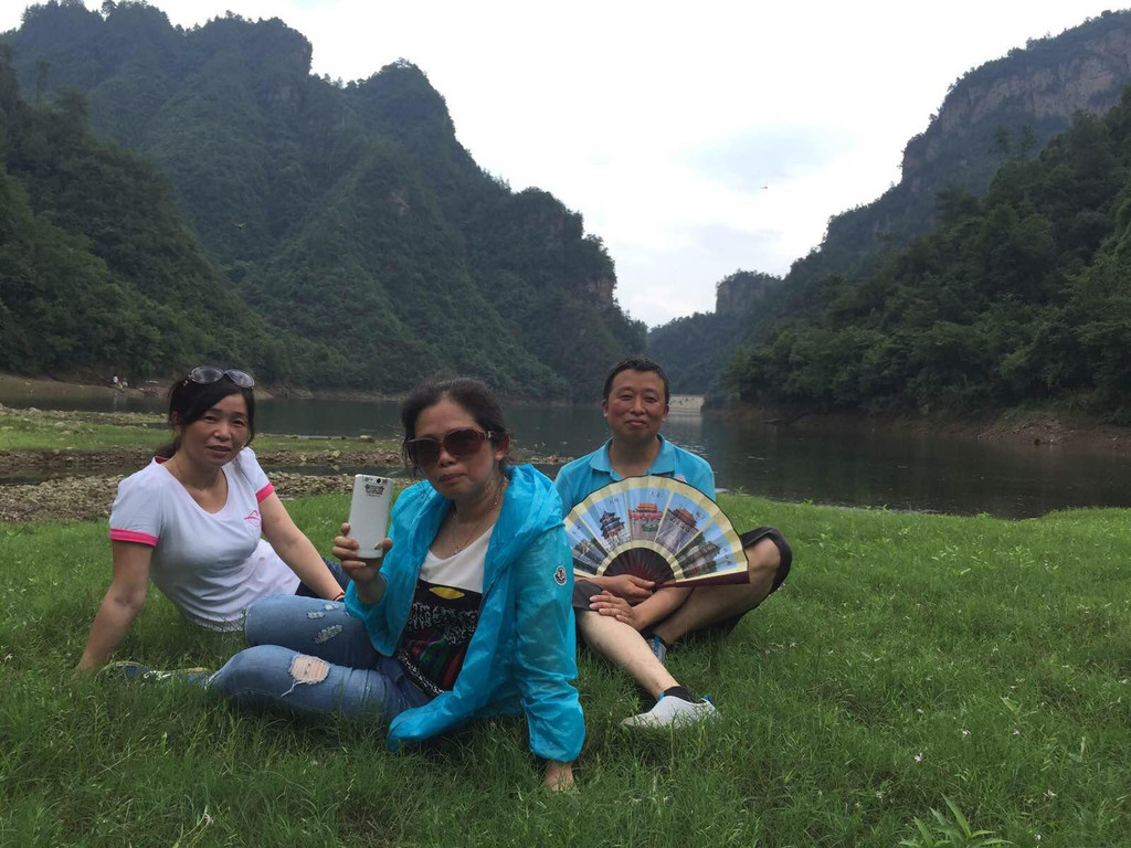 张家界旅游攻略指南? 携程攻略社区! 靠谱的旅游攻略平台,最佳的张家界自助游、自由行、自驾游、跟团旅线路,海量张家界旅游景点图片、游记、交通、美食、购物、住宿、娱乐、行程、指南等旅游攻略信息,了解更多张家界旅游信息就来携程旅游攻略。