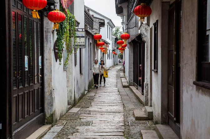 初见恬庄古镇,和其他江南水乡古镇一样,小桥流水,古色古香 在两排