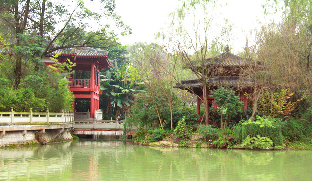 江油市昌明河畔----太白公园