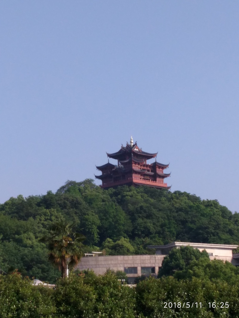 9:27,去逛"吴山景区",杭州博物馆就在吴山脚下.