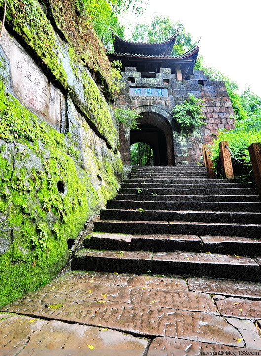 钓鱼城,上帝的鞭子折断在城下