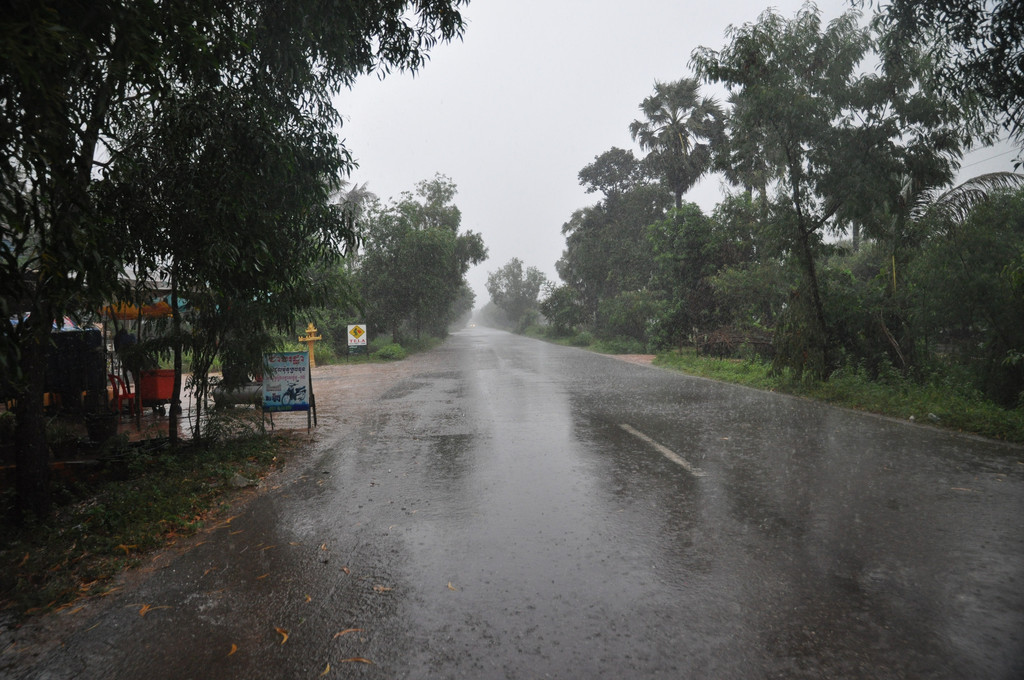 回来的路上瞬间下雨