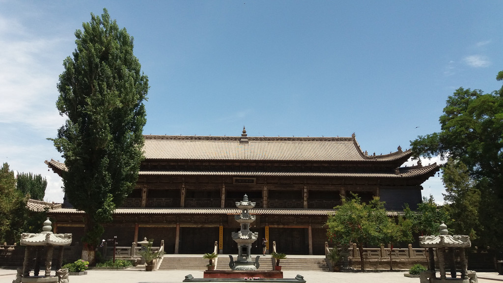 西夏永安元年(1098年),原名迦叶如来寺,明永乐九年(1411年)敕名宝觉寺