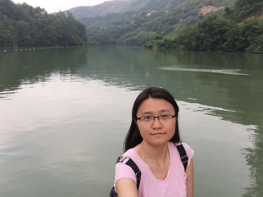 下图为蓝田鲸鱼沟 下图为辋川溶洞 下图为秦岭野生动物园 下图为最美