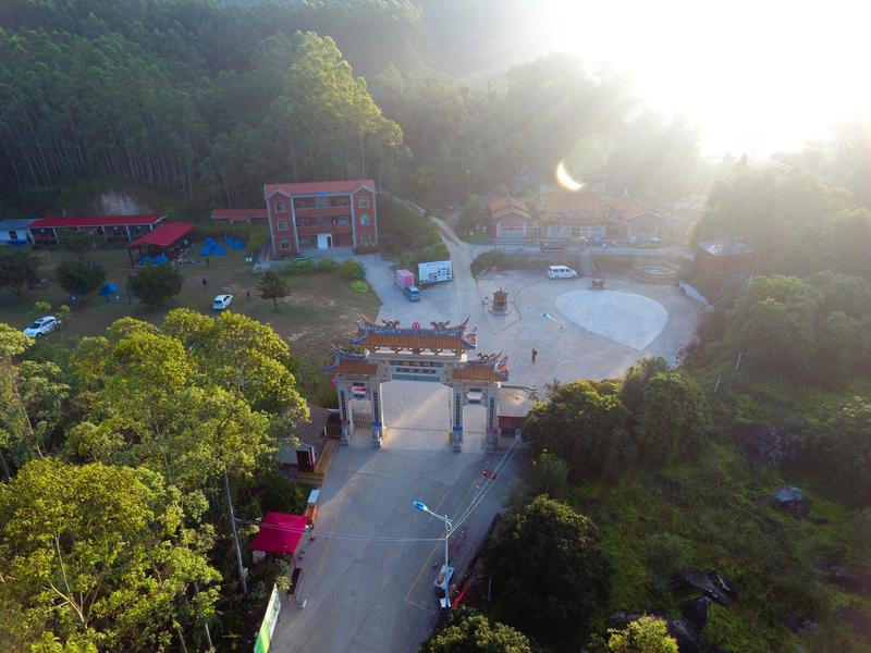 长泰鼓鸣岩风景区