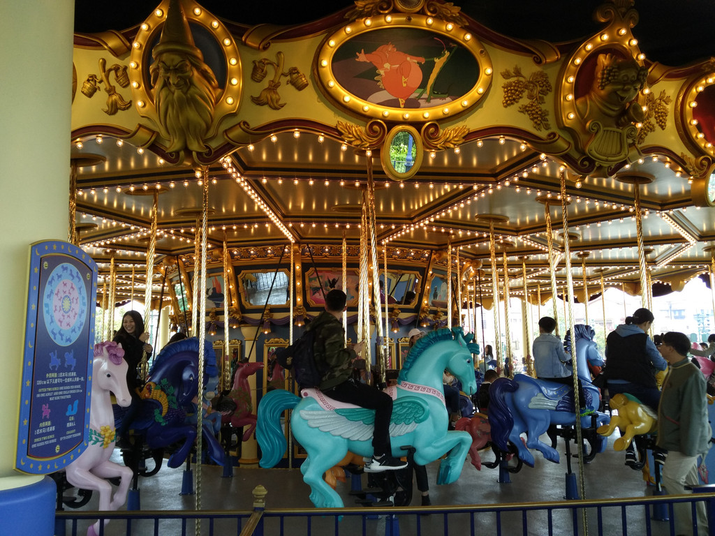 迪士尼——旋转木马