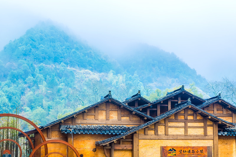 望仙峡谷小镇,上饶适合带家人出游的景区,关键还!