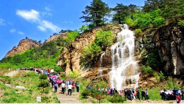 仙景台自然风景区总面积500公顷,海拔高度920米,共有处景区,其