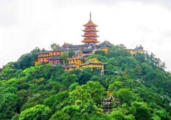 八小佛山之一狼山