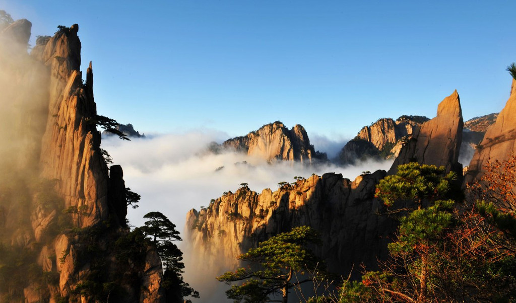 黄山仙女弹琴