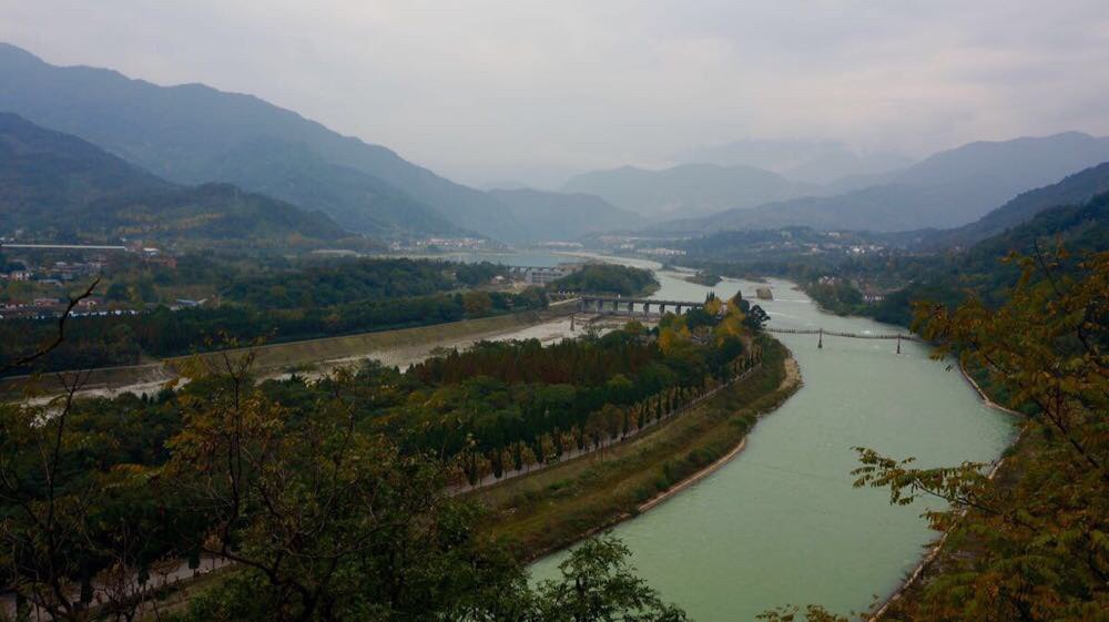 四川十日全景美食游(成都,九寨沟内2日,黄龙,峨眉乐山,都江堰青城山)