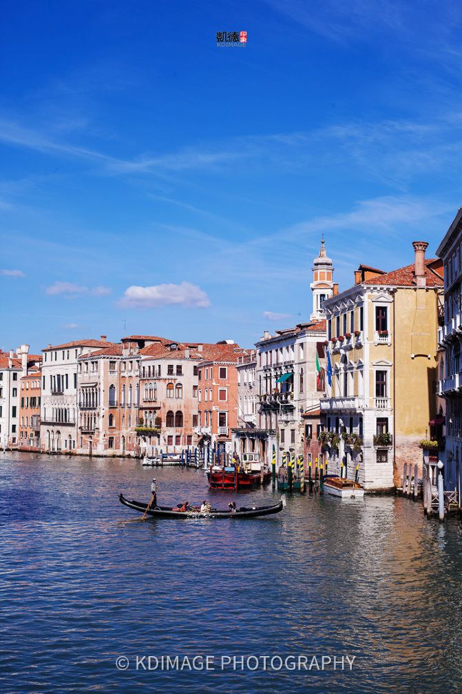 大运河是另一个威尼斯主要的拍摄点,运河的两边有各种建筑风格的房子