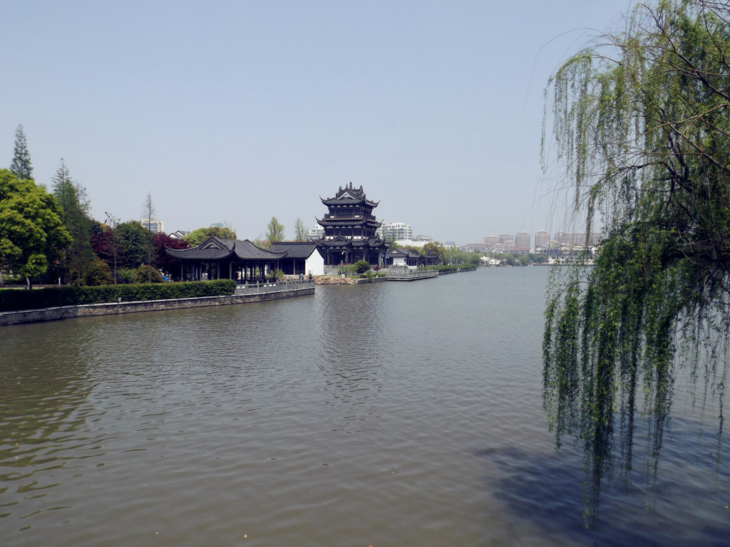 韦金勇:浙江海盐市区绮园等10景,平湖市区东湖和报本寺,上海新场古镇