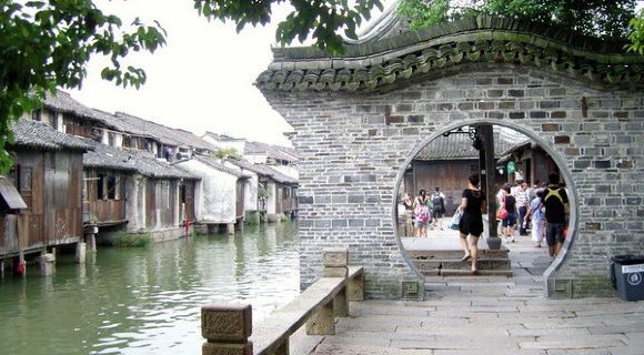 秋天哪里适合出游,江南六大古镇之一--乌镇好玩