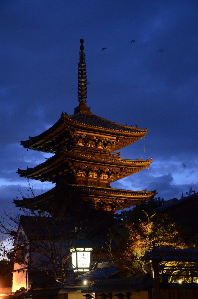 秋枫红似火,游客满京都(2)清水寺,三年坂,二年坂,八坂塔,高台寺