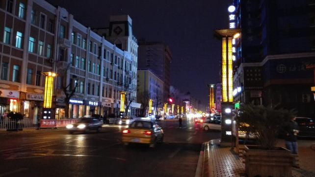 围绕市中心喇嘛台广场周边拉起了街基,果戈里大街出现了雏形