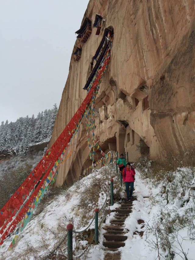 上面的三十三天洞窟 马蹄寺