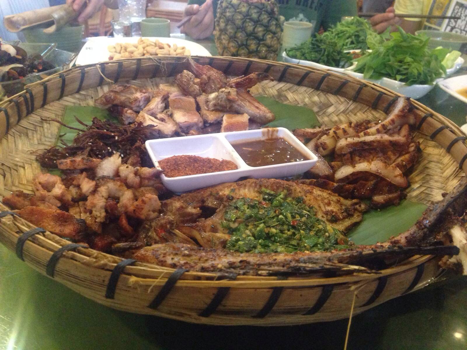 这应该是招牌菜,名字就叫傣族人家.