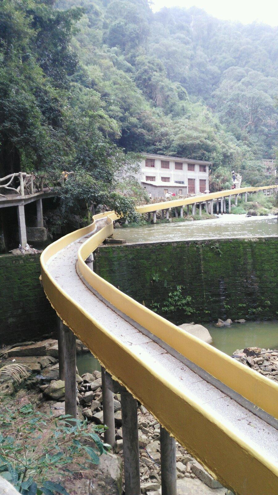 汤川大峡谷寻幽探奇