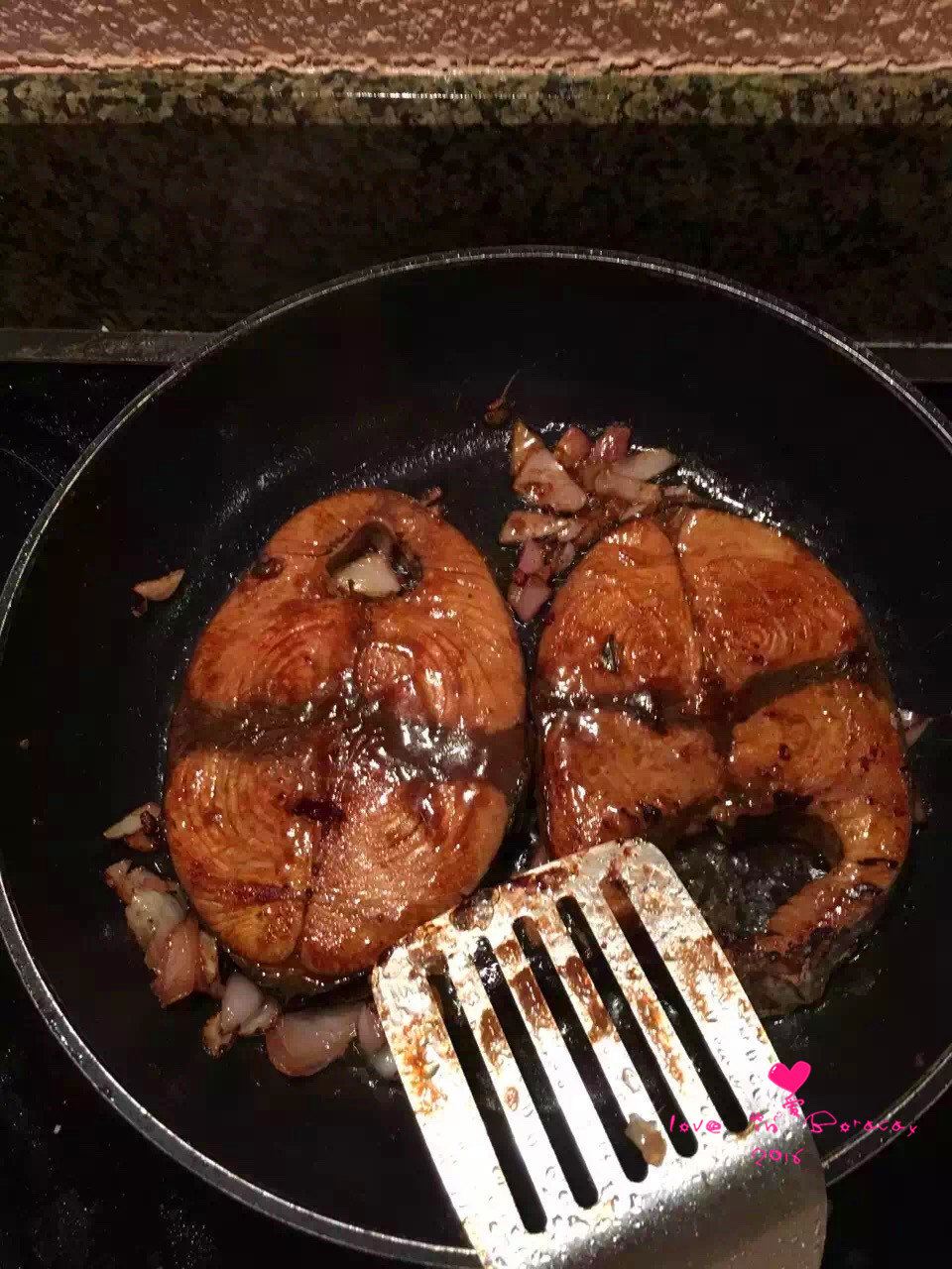 金枪鱼,红烧,真的很好吃~~~~肉质细滑