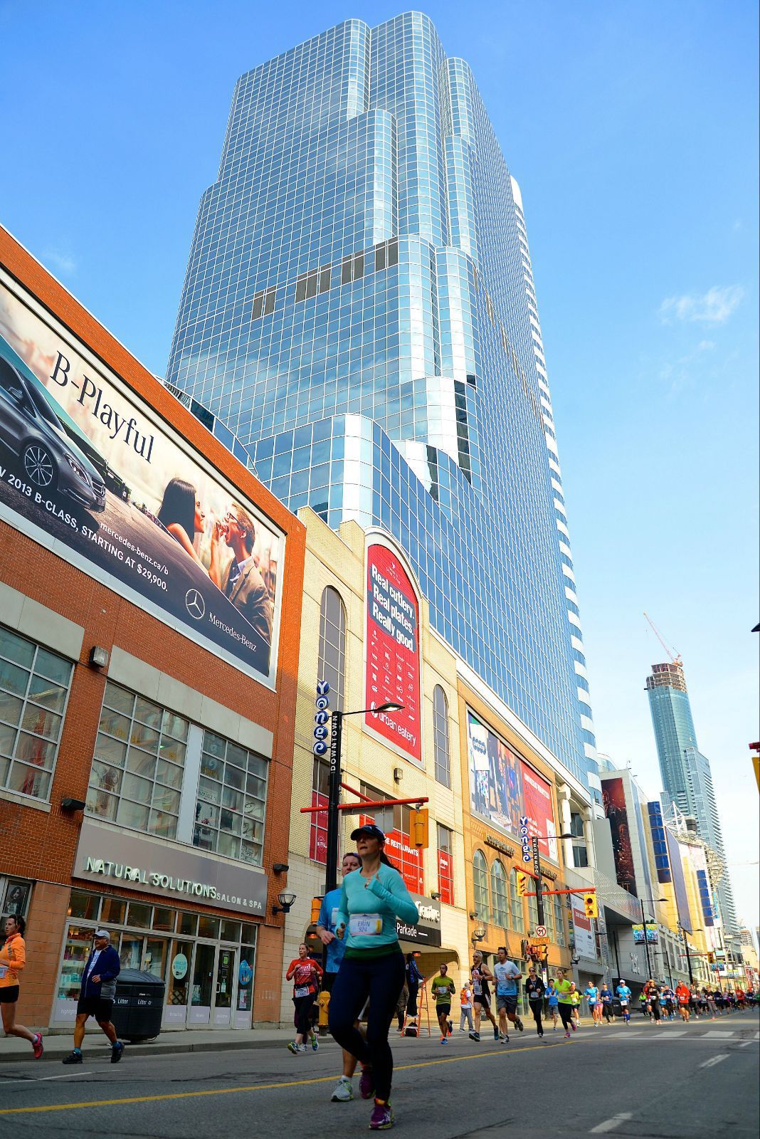 央街 yonge street