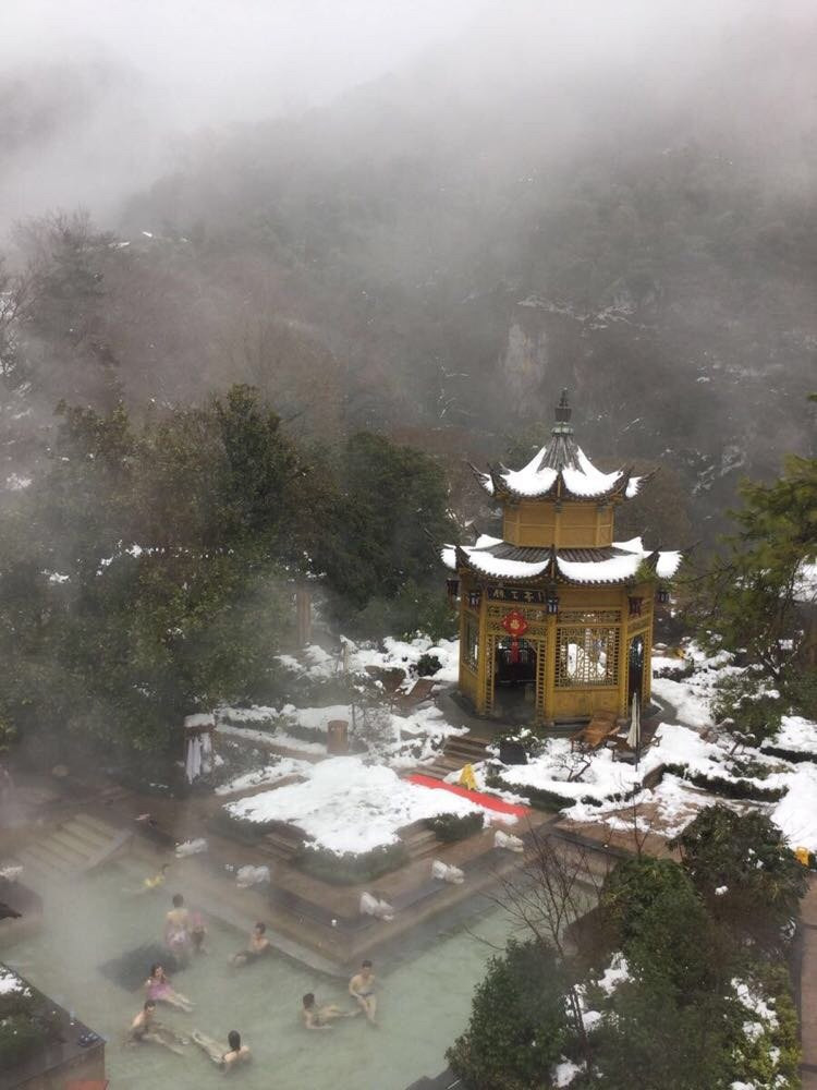 黄山 温泉 翡翠谷 宏村 屯溪老街