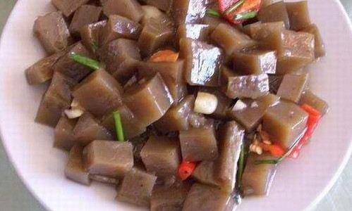 菜系:其他小吃 苦槠糕为武夷山风味食品.