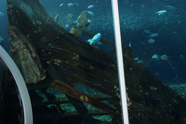 这是海底沉船的模拟景观.