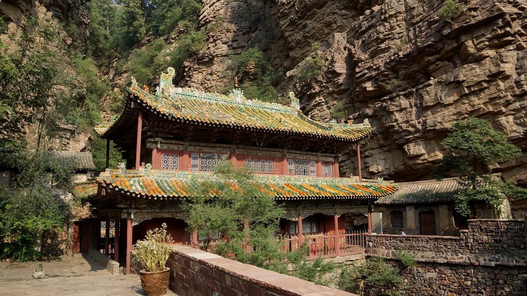 福庆寺是苍岩山上的主要寺院,始建于西晋,距今已有一千六百余年.