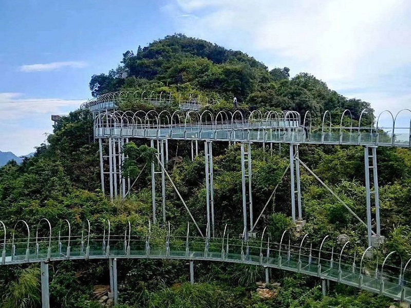 龙烈旧城玻璃栈道景区