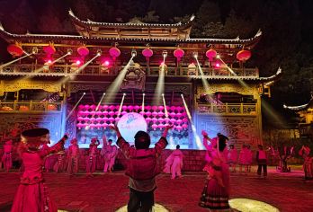 宜昌夜游车溪：体验大型山水演艺秀（市区接送+演出门票）【[精心服务]管家式在线服务，随时专业解答三峡旅游知识】