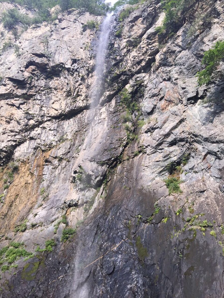 黑山瀑布