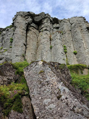 冰岛斯奈山半岛玄武岩断层