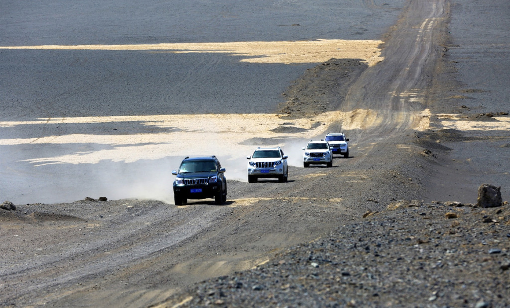 不一样的旅行##无人区的冒险##越野车带您飞驰##专业车队服务