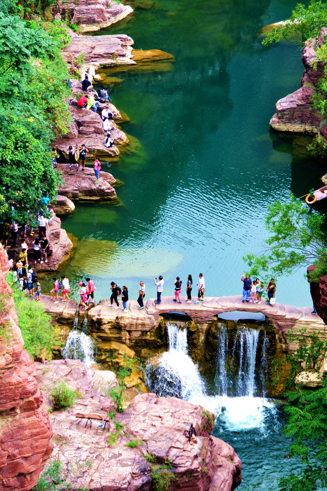 去河南云台山旅游.