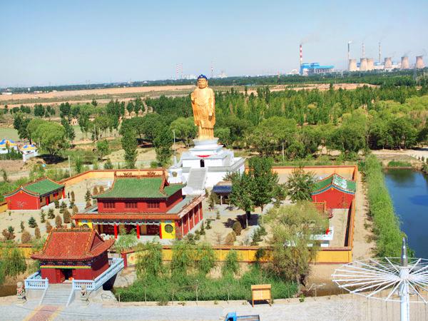 释尼召沙漠绿海乐园