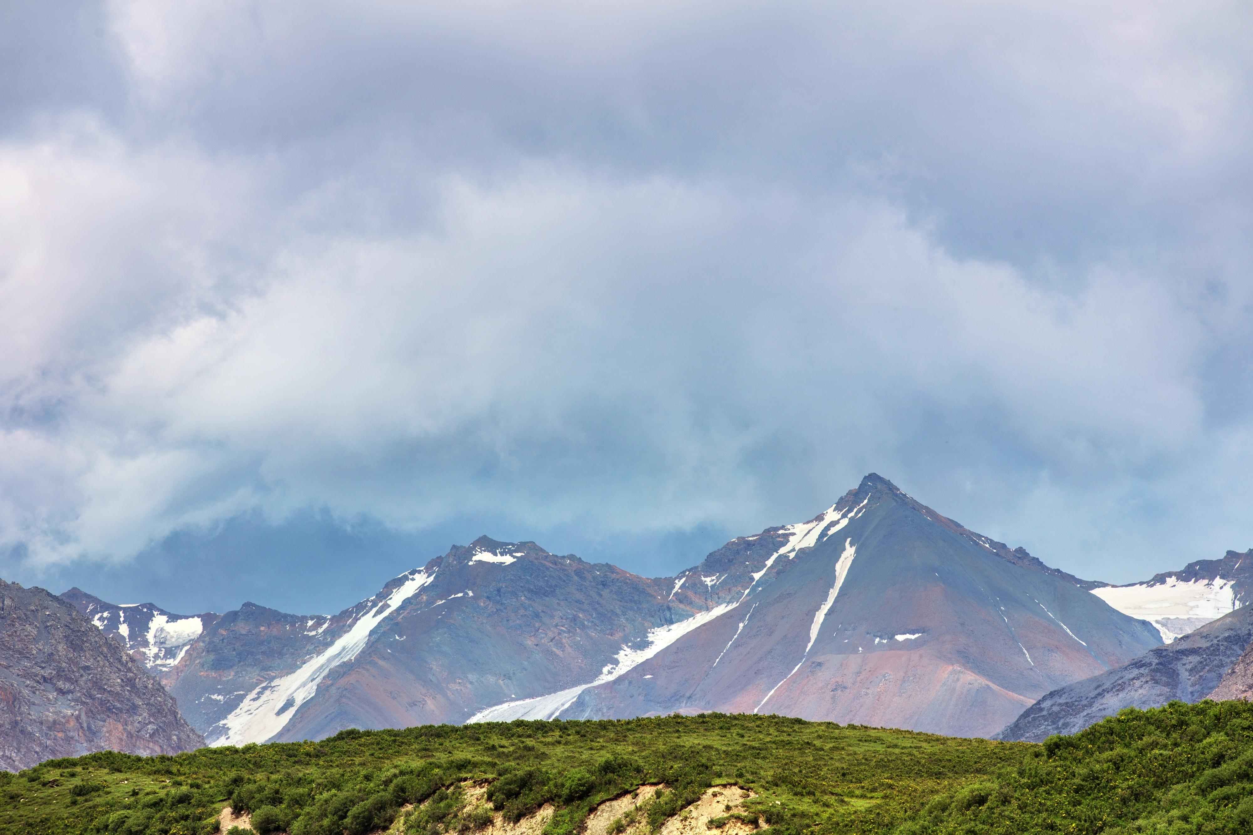 岗什卡雪峰景区