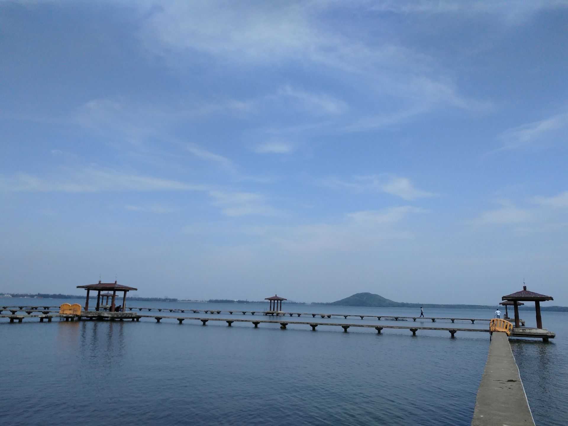 东湖游泳池