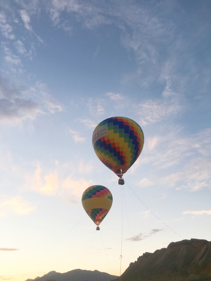 怎么上热气球顶部 100911000000qzep48535_R_800_10000_Q90.jpg?proc=autoorient