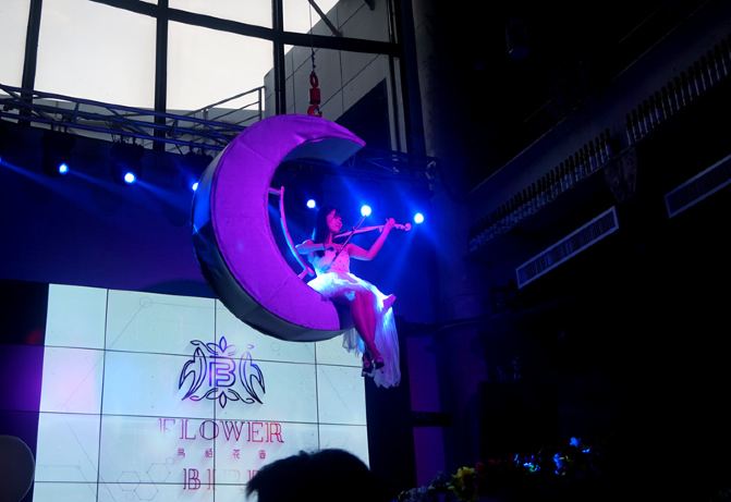 南宁柏菲酒吧人均消费_南宁酒吧喝醉美女捡尸