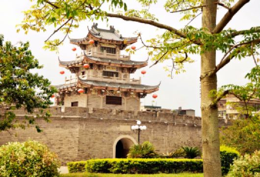 广东潮州古城+广济桥市区纯玩独立成团|上门接送一日游10小时【[特色出行]专享12人小团服务，上门接送超省心，拒绝大团，全程纯玩带您寻觅潮汕美食！】