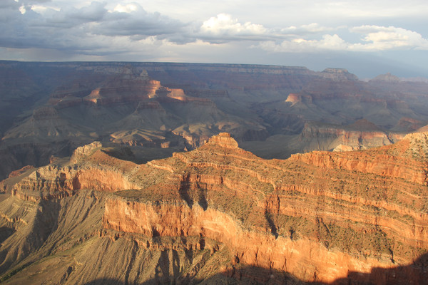 胡佛水坝(hoover dam)是美国综合开发科罗拉多河(colorado)水资源的