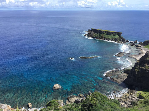 塞班-禁断岛 徒步走到禁断岛下面,有时候还能看到沙滩上布满了各种被