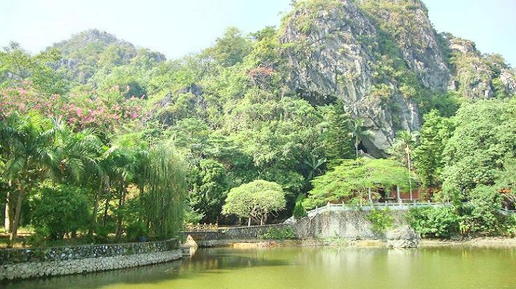 崆峒岩风景区